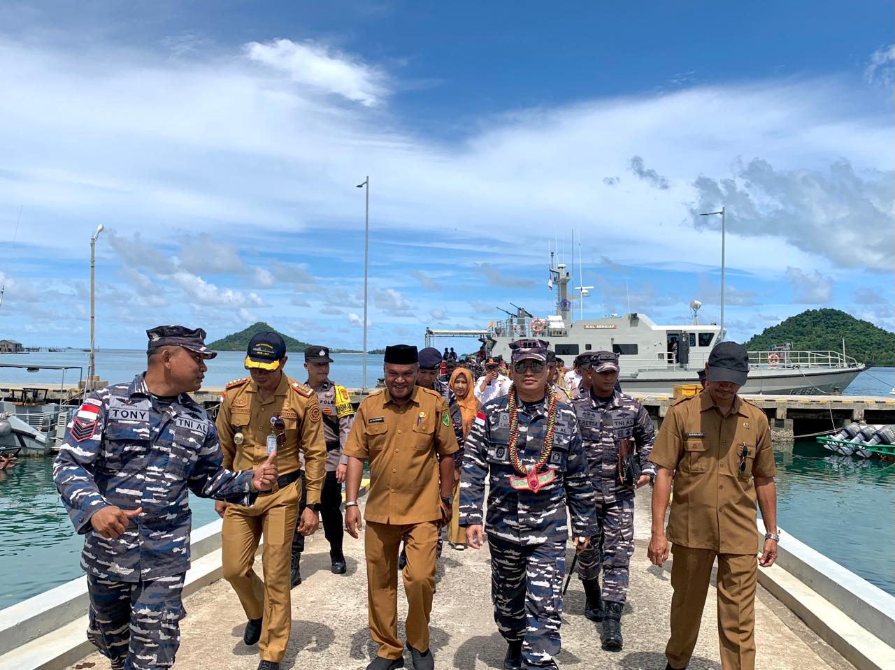 You are currently viewing Komandan Lanal Ranai Laksanakan Kunjungan Kerja ke Pulau Serasan Tahun 2025